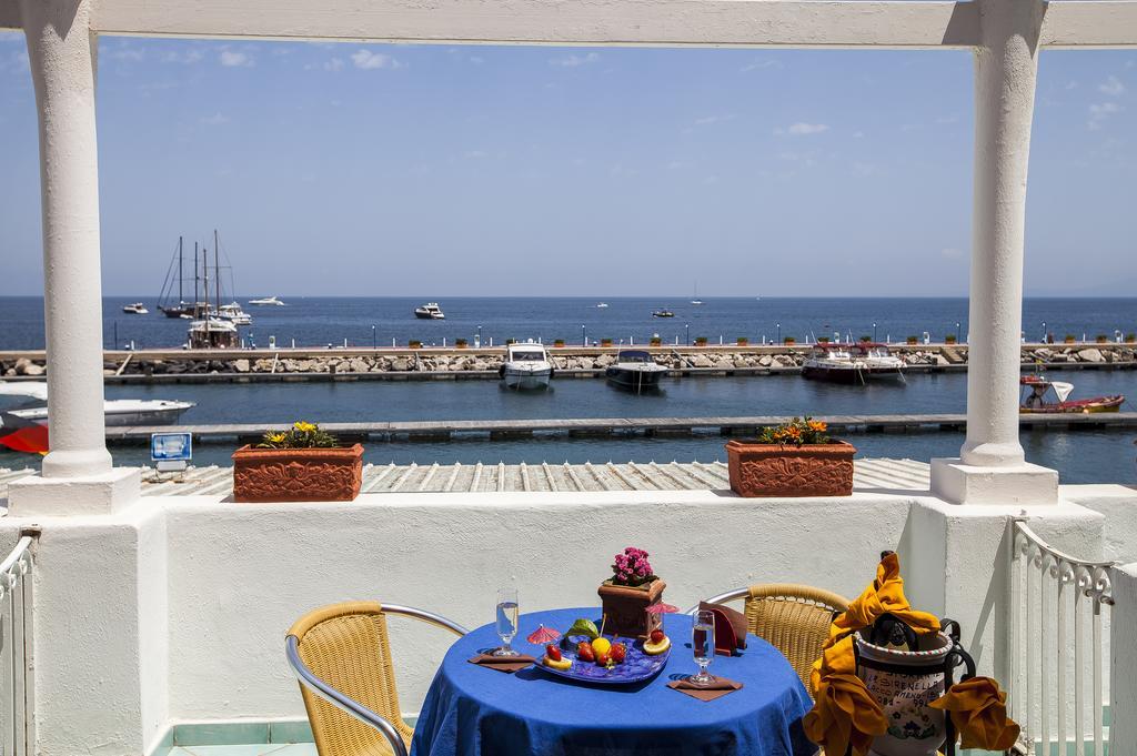 Hotel La Sirenella Lacco Ameno  Buitenkant foto